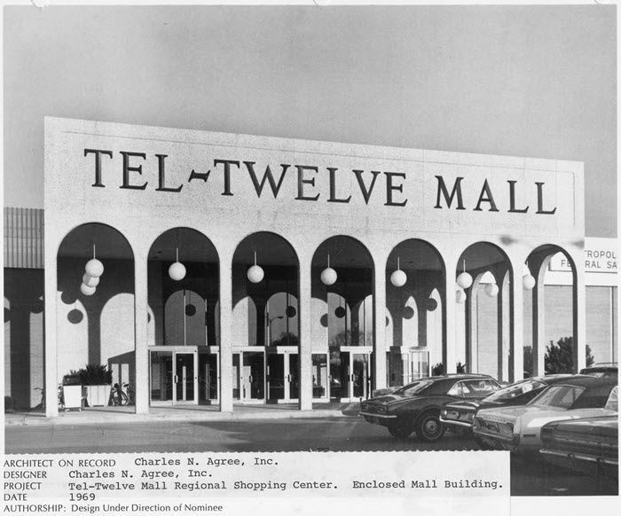 Tel-Twelve Mall - Great Shot Of Entrance From Detroit Public Library (newer photo)